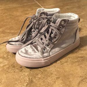 Girls Old Navy Velvet hightops